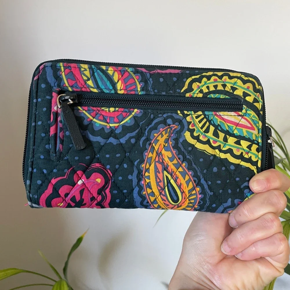 Vera Bradley Quilted Blue Paisley Wallet Wristlet Pouch Vintage Turn Lock Travel - Picture 2 of 8